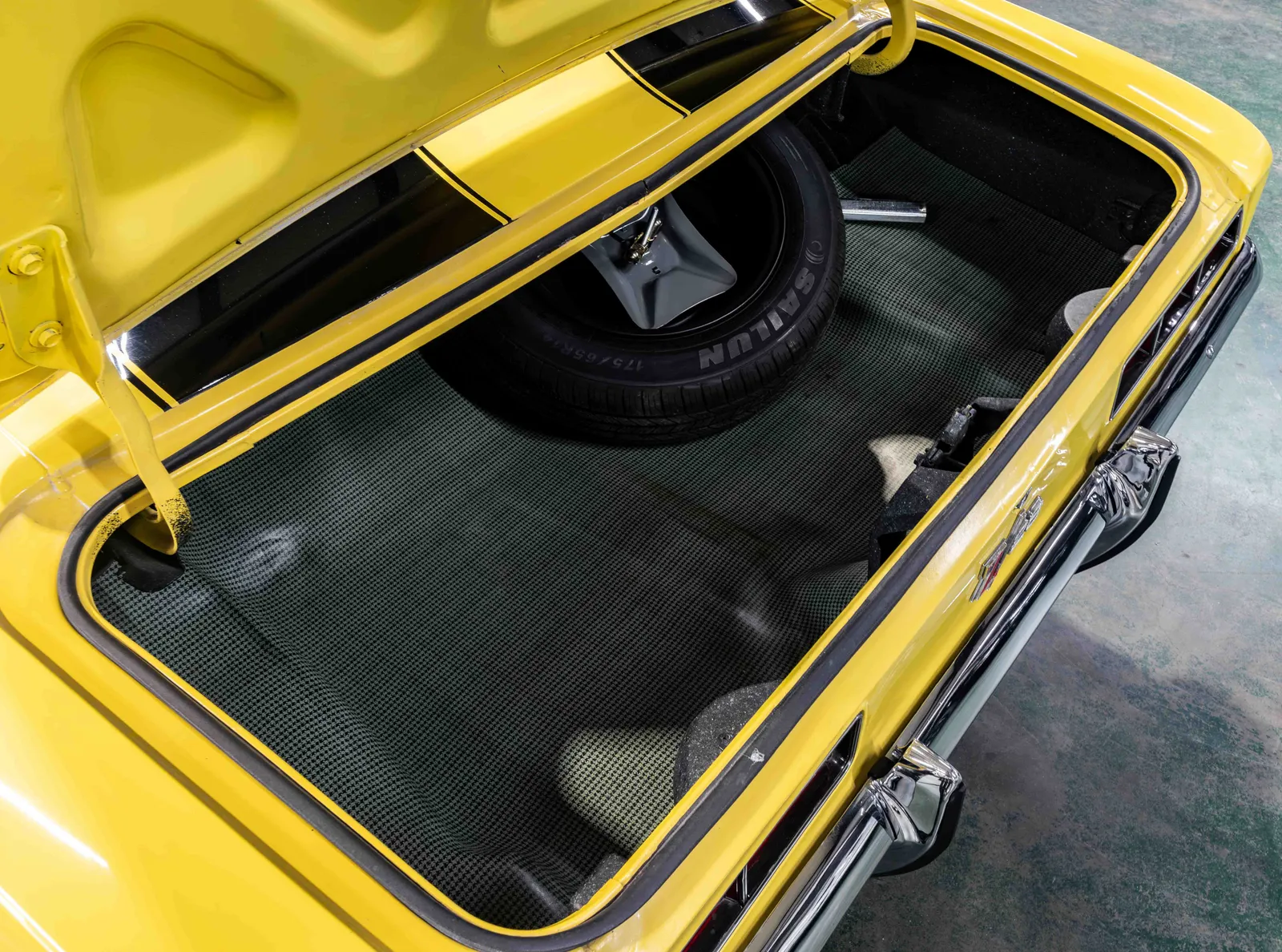 18_Numbers Matching 1969-Chevrolet-Camaro Z28-Yellow-511853--51.jpg